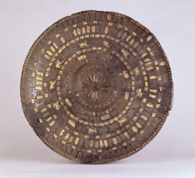 Schale mit zehn Kreisen skythischer Motive, aus Ziwiyeh, Iran, c.7. Jahrhundert v. Chr. (Silber mit Goldeinlage) von Scythian